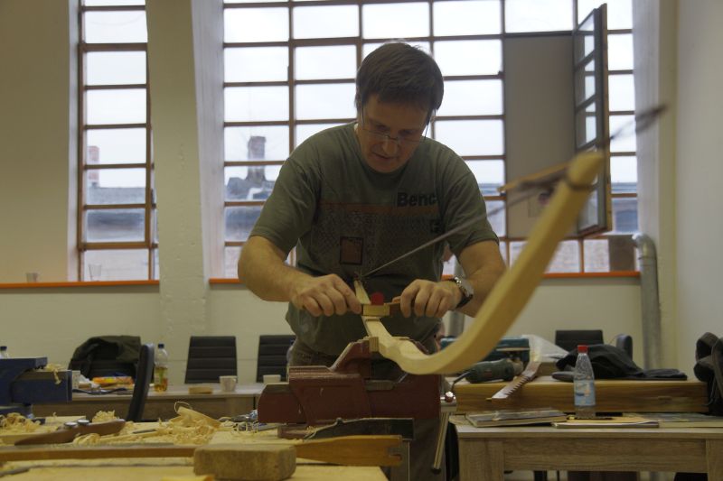 Bogenbau mit Thies Köhn in der BogenSportWelt.de: Abtragen