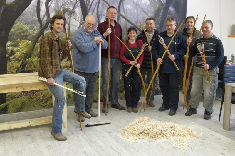 Bogenbau mit Thies Köhn in der BogenSportWelt.de: Die Teilnehmer mit ihren Bögen
