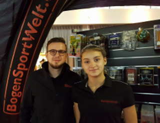 Auch unsere Sponsoring-Schützen wie hier Annika Rennett, treffen uns gerne mal für ein persönliches Gespräch Auch unsere Sponsoring-Schützen wie hier Annika Rennett, treffen uns gerne mal für ein persönliches Gespräch