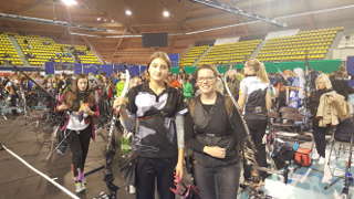 Annika Rennett und Daniela trafen sich bei den Kings of Archery 2018 Annika Rennett und Daniela trafen sich bei den Kings of Archery 2018